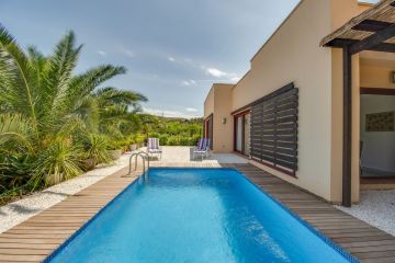https://cdn.resales-online.com/public/v8b00unuc7/properties/33f466354d8911eea6080217bc231ef4/w1200/18-cc72f169493c096e712837ff5d8b6e41.jpg?v=1694787277