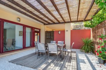 https://cdn.resales-online.com/public/v8b00unuc7/properties/33f466354d8911eea6080217bc231ef4/w1200/3-e898b2bb2a2fdfd06d2c39894dce8316.jpg?v=1694787277