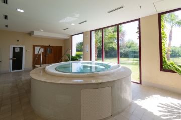 https://cdn.resales-online.com/public/v8b00unuc7/properties/33f466354d8911eea6080217bc231ef4/w1200/24-613bbc26f32d7013d348ef202dd30a43.jpg?v=1694787277