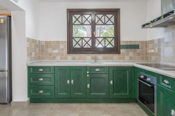 https://cdn.resales-online.com/public/k5r4twew51/properties/a318e7a353bb11eea6080217bc231ef4/w1200/16-ec67b526875bf0124b6ce4328a754439.jpg?v=1694781322