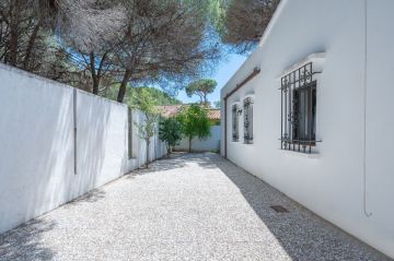https://cdn.resales-online.com/public/k5r4twew51/properties/a318e7a353bb11eea6080217bc231ef4/w1200/3-e898b2bb2a2fdfd06d2c39894dce8316.jpg?v=1694781322