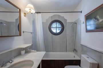 https://cdn.resales-online.com/public/k5r4twew51/properties/a318e7a353bb11eea6080217bc231ef4/w1200/26-c684a62c9f160a1f90904dd925da0645.jpg?v=1694781322