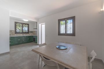 https://cdn.resales-online.com/public/k5r4twew51/properties/a318e7a353bb11eea6080217bc231ef4/w1200/31-5e8b9eb86a2d455eeaf43a7bbf3ccd12.jpg?v=1694781322