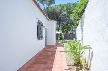 https://cdn.resales-online.com/public/k5r4twew51/properties/a318e7a353bb11eea6080217bc231ef4/w1200/8-e64a9055bba3e77ac8aca3b893cdf826.jpg?v=1694781322