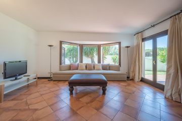 https://cdn.resales-online.com/public/k5r4twew51/properties/a318e7a353bb11eea6080217bc231ef4/w1200/10-bb915d1cb19341576dcdc994b81ab9c5.jpg?v=1694781322