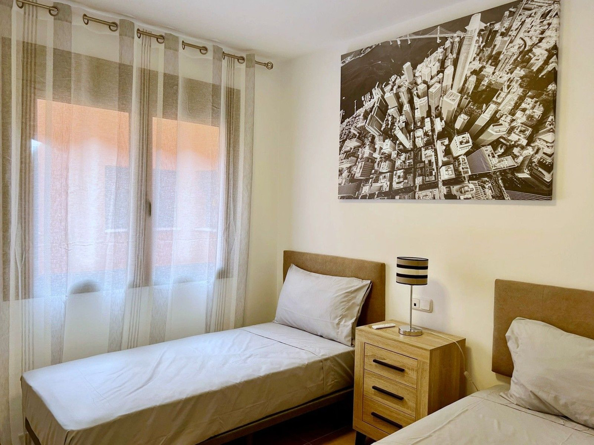 https://cdn.resales-online.com/public/f46j47fd2a/properties/213770b153a911eea6080217bc231ef4/w1200/10-bb915d1cb19341576dcdc994b81ab9c5.jpg?v=1694773738