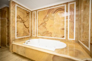 https://cdn.resales-online.com/public/tvd64zcaq6/properties/653c0d4651f011eea6080217bc231ef4/w1200/21-2c707e7c511429b4f8ec4ee5f221ddb6.jpg?v=1694583942
