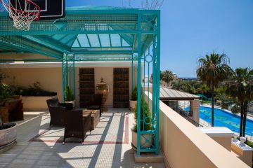 https://cdn.resales-online.com/public/tvd64zcaq6/properties/653c0d4651f011eea6080217bc231ef4/w1200/7-aa4cc561180b369757c0bb4af9886cd3.jpg?v=1694583942
