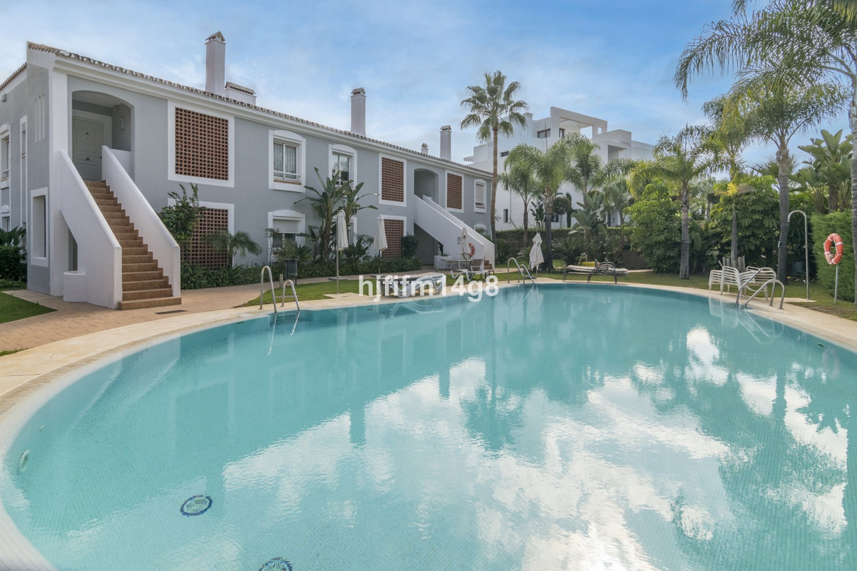 https://cdn.resales-online.com/public/hjfifm14g8/properties/fd6f2dff537f11eea6080217bc231ef4/w1200/1-7980e48d732b6fc85c14b43b94d2aa54.jpg?v=1694841977