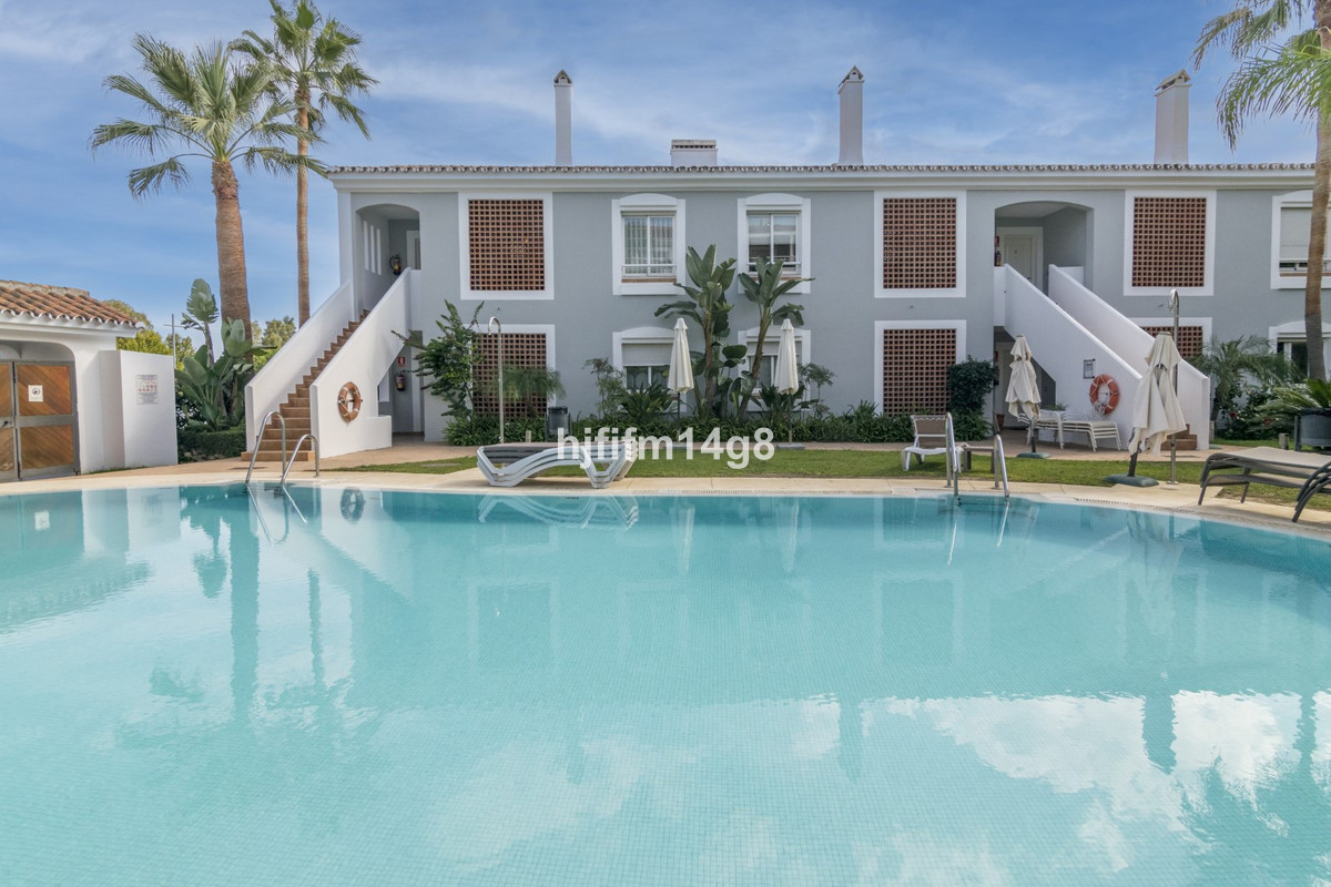 https://cdn.resales-online.com/public/hjfifm14g8/properties/fd6f2dff537f11eea6080217bc231ef4/w1200/19-d0ed7da2012a09046d307c195d98e7d6.jpg?v=1694841977