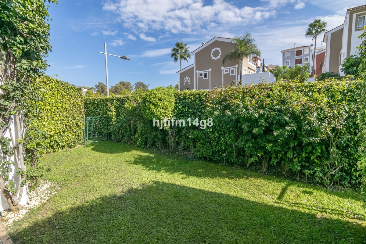 https://cdn.resales-online.com/public/hjfifm14g8/properties/fd6f2dff537f11eea6080217bc231ef4/w1200/3-e898b2bb2a2fdfd06d2c39894dce8316.jpg?v=1694841977