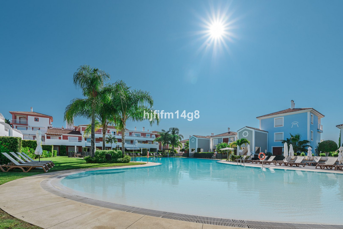 https://cdn.resales-online.com/public/hjfifm14g8/properties/fd6f2dff537f11eea6080217bc231ef4/w1200/21-2c707e7c511429b4f8ec4ee5f221ddb6.jpg?v=1694841977