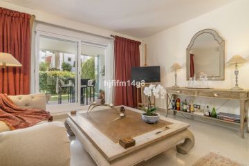 https://cdn.resales-online.com/public/hjfifm14g8/properties/fd6f2dff537f11eea6080217bc231ef4/w1200/6-241328e1bcc9c0d8ce1222beb6c967a8.jpg?v=1694841977
