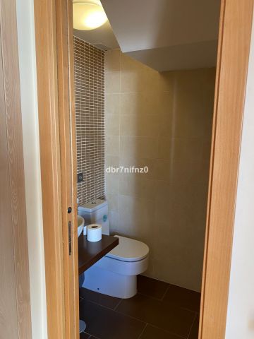 https://cdn.resales-online.com/public/dbr7nifnz0/properties/bee0d30b52b611eea6080217bc231ef4/w1200/14-d70dc3102c00d7be0e872dfe1c1f86d7.jpg?v=1694669133