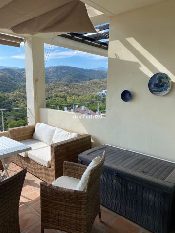https://cdn.resales-online.com/public/dbr7nifnz0/properties/bee0d30b52b611eea6080217bc231ef4/w1200/3-e898b2bb2a2fdfd06d2c39894dce8316.jpg?v=1694669133