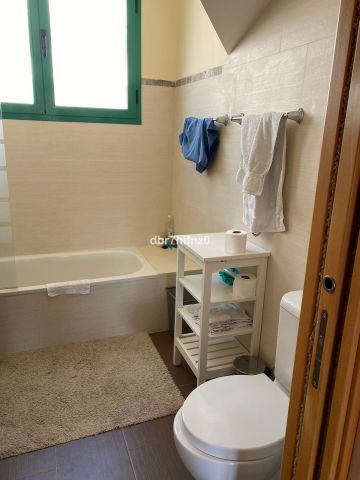 https://cdn.resales-online.com/public/dbr7nifnz0/properties/bee0d30b52b611eea6080217bc231ef4/w1200/28-ef19a2c59920e2e087cd278a51b6dbf8.jpg?v=1694669133