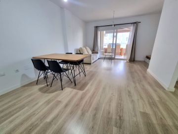 https://cdn.resales-online.com/public/1oq5or1ymv/properties/010be655508611eea6080217bc231ef4/w1200/8-e64a9055bba3e77ac8aca3b893cdf826.jpg?v=1695032414