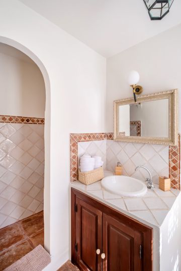 https://cdn.resales-online.com/public/jja1jz8h5h/properties/582a1beb43ca11eea6080217bc231ef4/w1200/35-53608d01401493ba18e3704836160563.jpg?v=1694840958