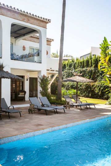 https://cdn.resales-online.com/public/jja1jz8h5h/properties/582a1beb43ca11eea6080217bc231ef4/w1200/37-1d70d218e897435ff17cdff8e99bb5bf.jpg?v=1694840958