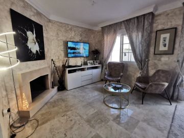 https://cdn.resales-online.com/public/mpy6ktkbu0/properties/0efbe332c42211ed84bd0217bc231ef4/w1200/1-7980e48d732b6fc85c14b43b94d2aa54.jpg?v=1678994146