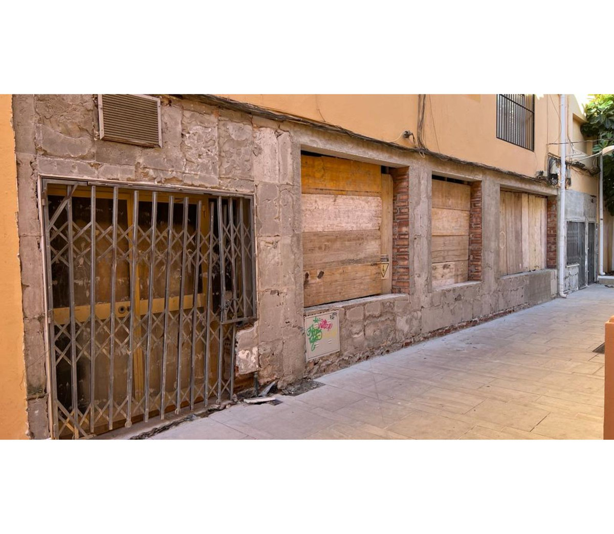 https://cdn.resales-online.com/public/9mlcqsu51l/properties/a8c0920e78b211ee8fbe0217bc231ef4/w1200/1-7980e48d732b6fc85c14b43b94d2aa54.jpg?v=1698846744