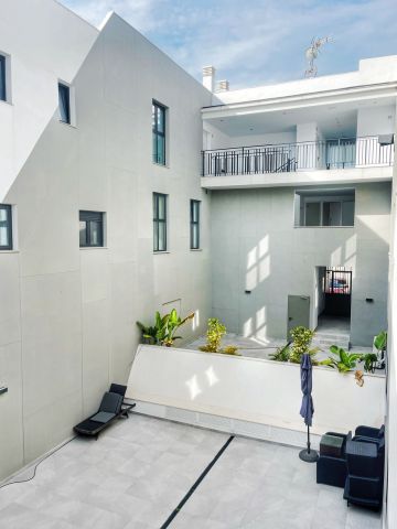 https://cdn.resales-online.com/public/ertu08aq1s/properties/fdf51d9c848411eeb0180217bc231ef4/w1200/18-cc72f169493c096e712837ff5d8b6e41.jpg?v=1700145574