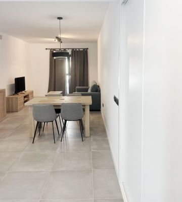 https://cdn.resales-online.com/public/ertu08aq1s/properties/fdf51d9c848411eeb0180217bc231ef4/w1200/3-e898b2bb2a2fdfd06d2c39894dce8316.jpg?v=1700145574