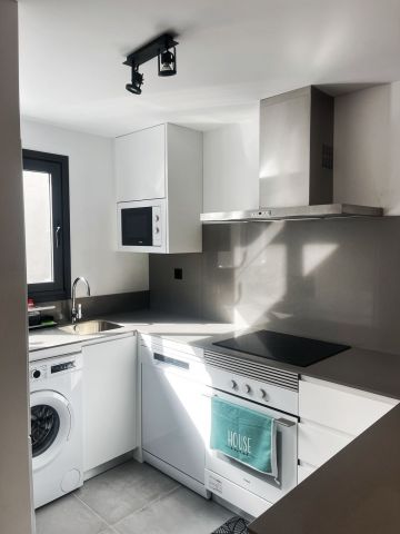 https://cdn.resales-online.com/public/ertu08aq1s/properties/fdf51d9c848411eeb0180217bc231ef4/w1200/5-3595ad71cbd87be6c3643a4285ef4791.jpg?v=1700145574