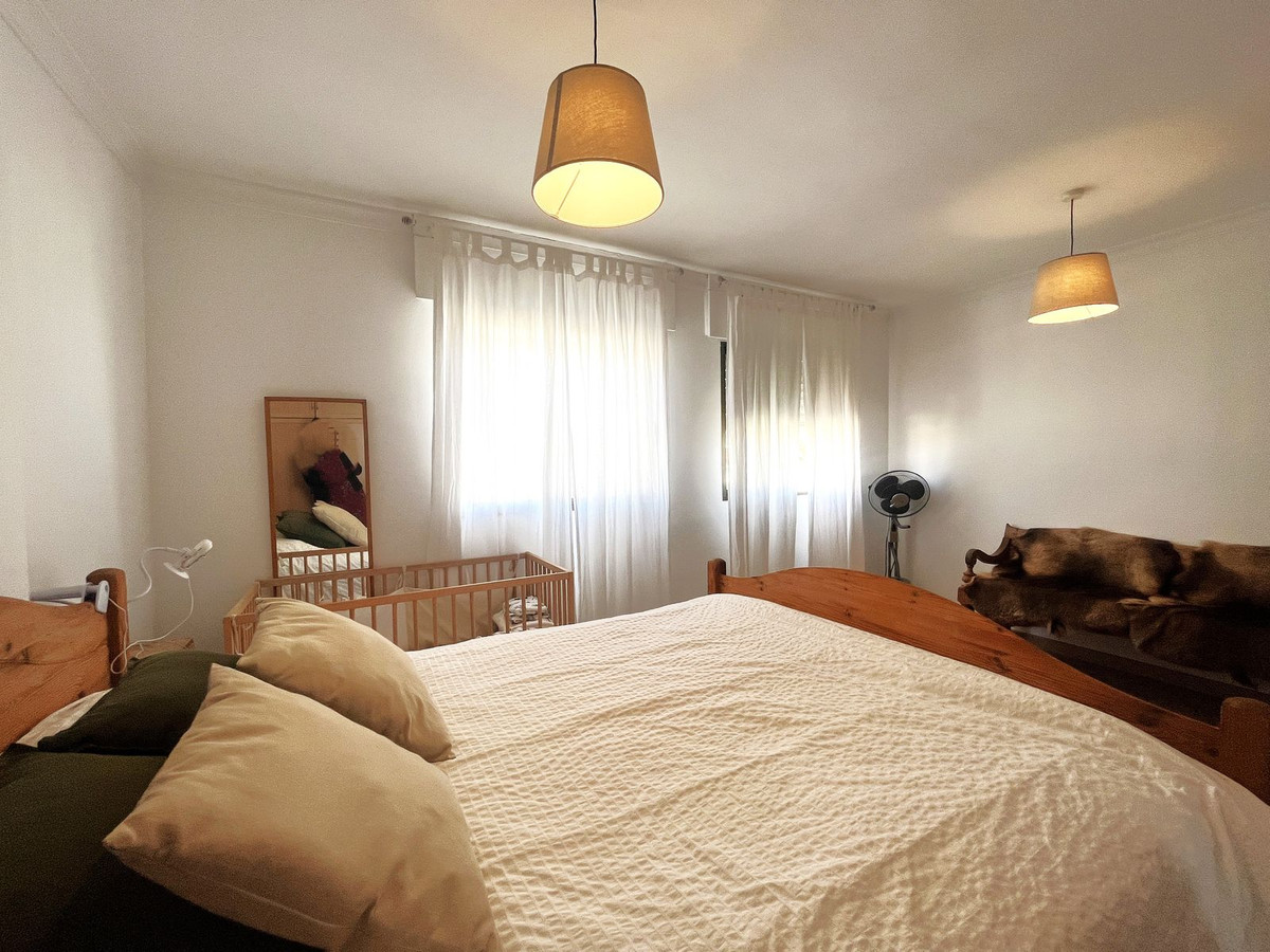 https://cdn.resales-online.com/public/u3l2ad5ic9/properties/d5779bf3822511ee8fbe0217bc231ef4/w1200/15-11d12f2f454f2f5e9b981fdd8b901d51.jpg?v=1699886846