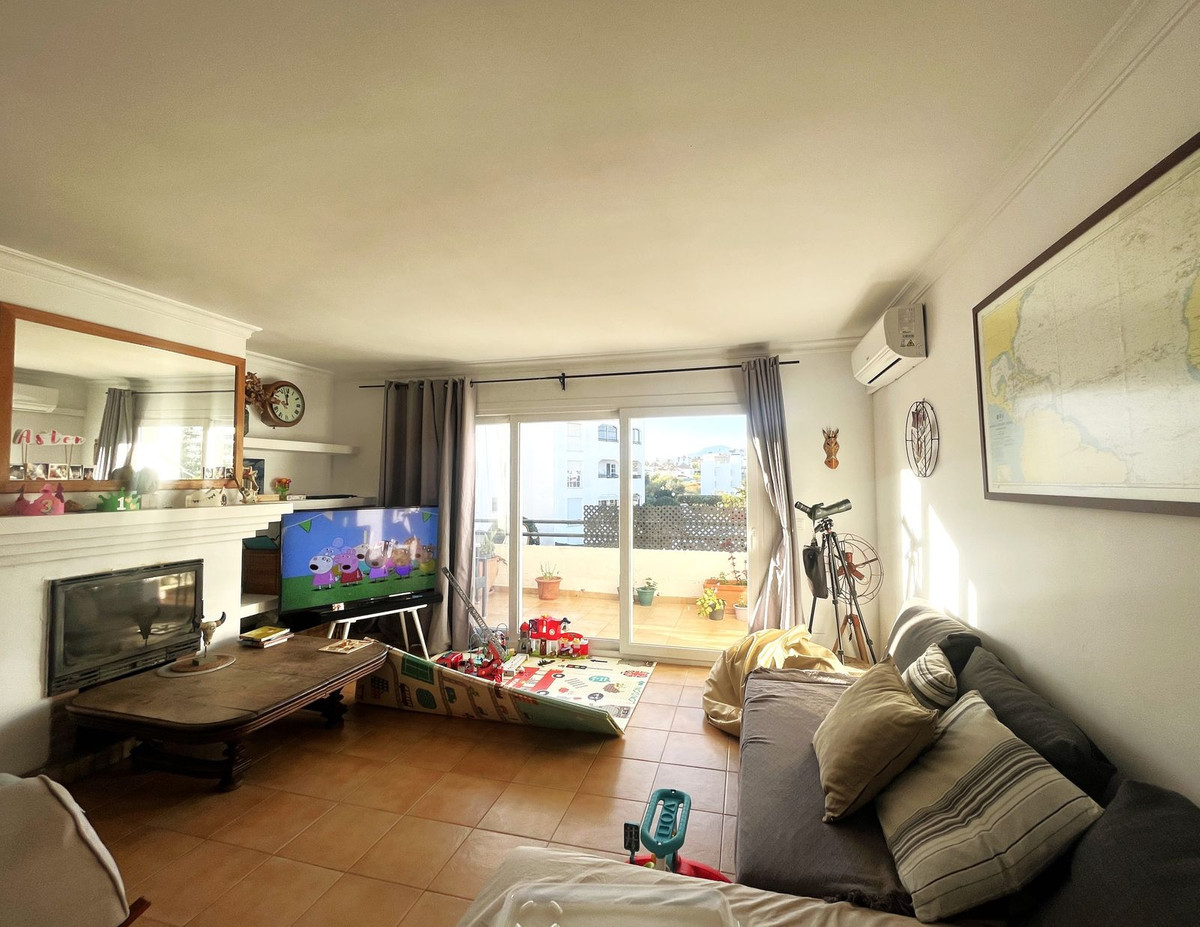https://cdn.resales-online.com/public/u3l2ad5ic9/properties/d5779bf3822511ee8fbe0217bc231ef4/w1200/3-e898b2bb2a2fdfd06d2c39894dce8316.jpg?v=1699886846