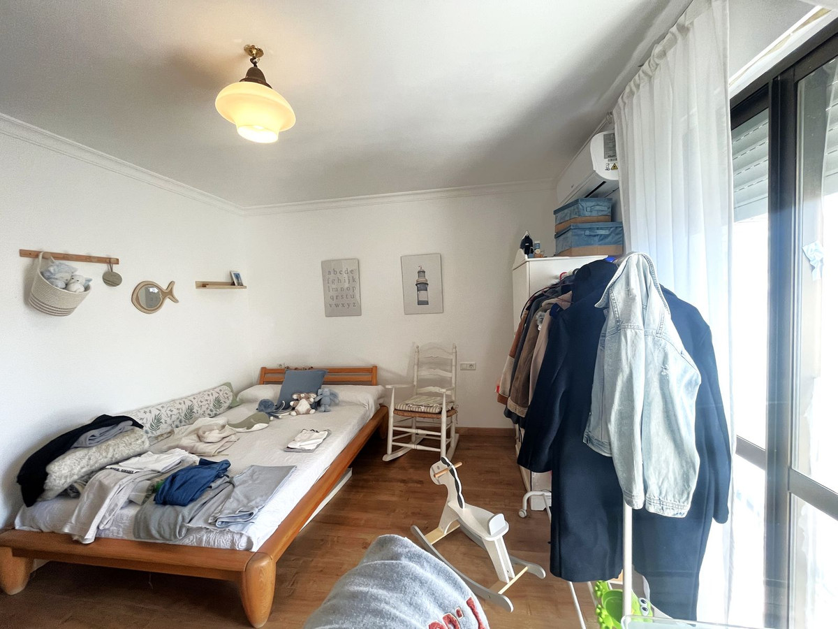 https://cdn.resales-online.com/public/u3l2ad5ic9/properties/d5779bf3822511ee8fbe0217bc231ef4/w1200/21-2c707e7c511429b4f8ec4ee5f221ddb6.jpg?v=1699886846