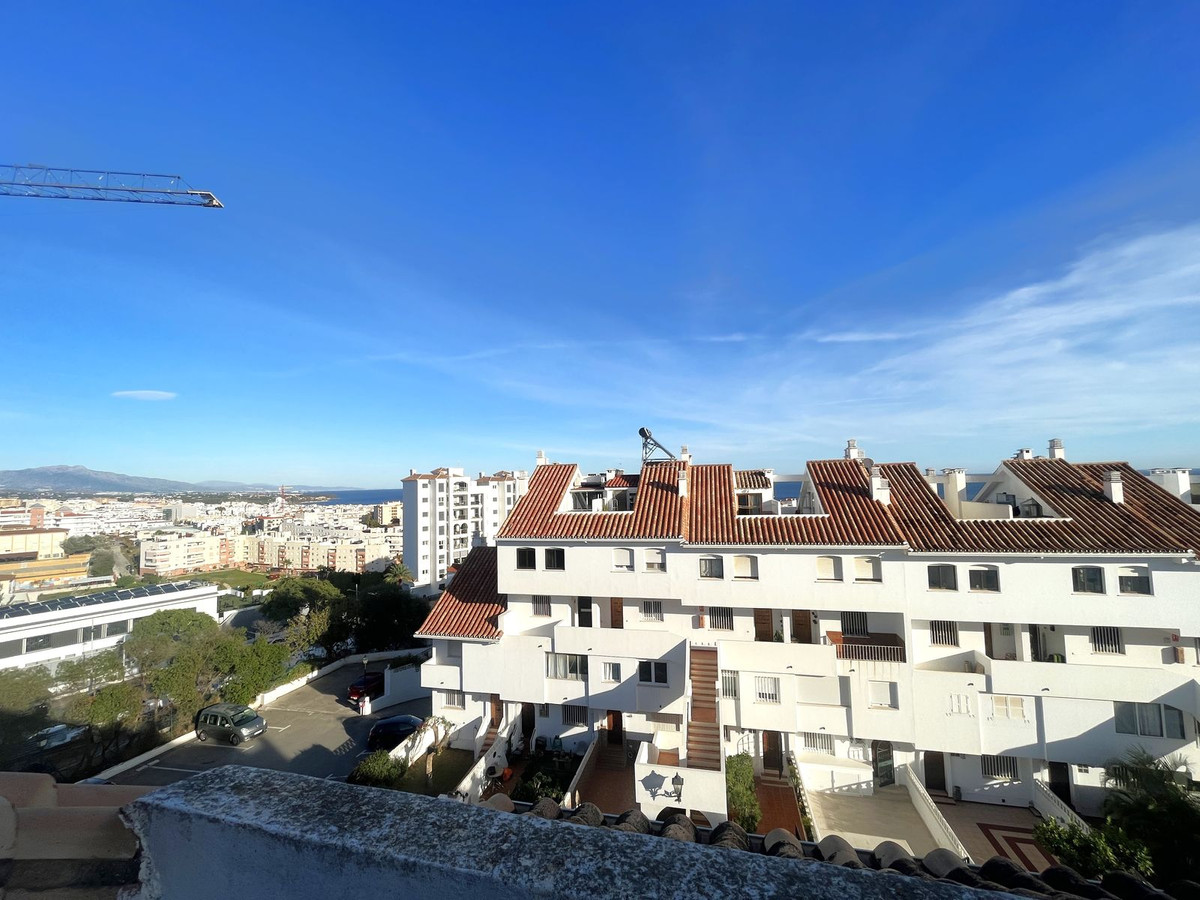 https://cdn.resales-online.com/public/u3l2ad5ic9/properties/d5779bf3822511ee8fbe0217bc231ef4/w1200/26-c684a62c9f160a1f90904dd925da0645.jpg?v=1699886846