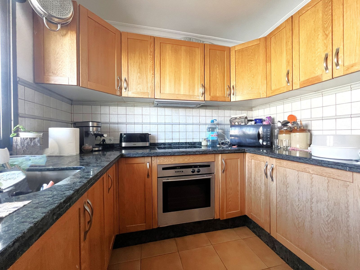 https://cdn.resales-online.com/public/u3l2ad5ic9/properties/d5779bf3822511ee8fbe0217bc231ef4/w1200/4-c23c0f86247804fa50226aecd8b0b2c8.jpg?v=1699886846