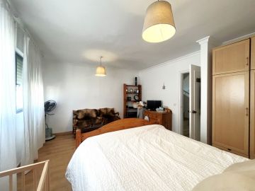 https://cdn.resales-online.com/public/u3l2ad5ic9/properties/d5779bf3822511ee8fbe0217bc231ef4/w1200/16-ec67b526875bf0124b6ce4328a754439.jpg?v=1699886846