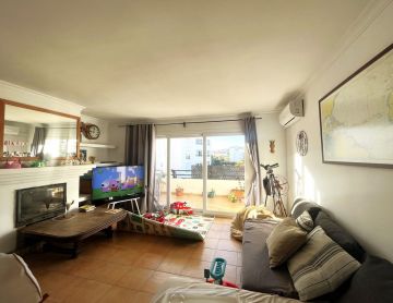 https://cdn.resales-online.com/public/u3l2ad5ic9/properties/d5779bf3822511ee8fbe0217bc231ef4/w1200/3-e898b2bb2a2fdfd06d2c39894dce8316.jpg?v=1699886846