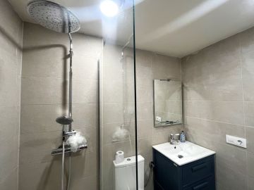 https://cdn.resales-online.com/public/u3l2ad5ic9/properties/d5779bf3822511ee8fbe0217bc231ef4/w1200/22-bcf8e6250e0bab365f900a8ac31ac040.jpg?v=1699886846