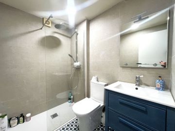 https://cdn.resales-online.com/public/u3l2ad5ic9/properties/d5779bf3822511ee8fbe0217bc231ef4/w1200/6-241328e1bcc9c0d8ce1222beb6c967a8.jpg?v=1699886846