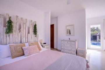 https://cdn.resales-online.com/public/e6bso0axae/properties/982fcb3f759611ee8fbe0217bc231ef4/w1200/16-ec67b526875bf0124b6ce4328a754439.jpg?v=1700123467