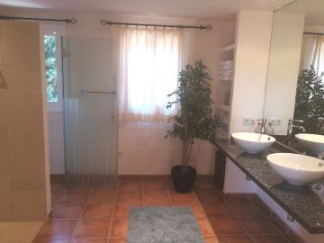 https://cdn.resales-online.com/public/a02ds2pl3d/properties/epajpkuvddrefum/w1200/18-cc72f169493c096e712837ff5d8b6e41.jpg?v=1655805989