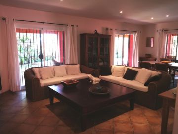 https://cdn.resales-online.com/public/a02ds2pl3d/properties/epajpkuvddrefum/w1200/6-241328e1bcc9c0d8ce1222beb6c967a8.jpg?v=1655805989