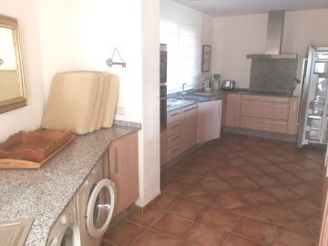 https://cdn.resales-online.com/public/a02ds2pl3d/properties/epajpkuvddrefum/w1200/10-bb915d1cb19341576dcdc994b81ab9c5.jpg?v=1655805989