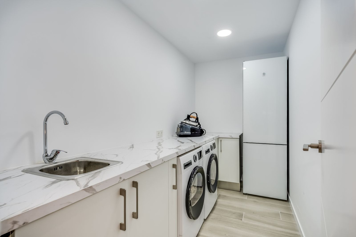 https://cdn.resales-online.com/public/dy0lzd02nu/properties/16f16871847311eeb0180217bc231ef4/w1200/27-f6e8bc237ba13ac4c268badec6354f3d.jpg?v=1700138290