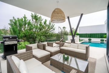 https://cdn.resales-online.com/public/dy0lzd02nu/properties/16f16871847311eeb0180217bc231ef4/w1200/39-a493fe9149752455d4aa759b42ca0ea1.jpg?v=1700138290
