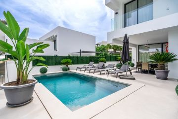 https://cdn.resales-online.com/public/dy0lzd02nu/properties/16f16871847311eeb0180217bc231ef4/w1200/41-0bdc8f07789df4609410591d8ac779d9.jpg?v=1700138290