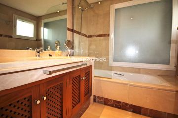 https://cdn.resales-online.com/public/8usg2qssqc/properties/c516326e83a811eeb0180217bc231ef4/w1200/13-5fd73dea700db77384c091ca9818b1a9.jpg?v=1700160462