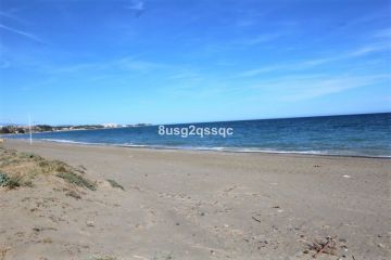 https://cdn.resales-online.com/public/8usg2qssqc/properties/c516326e83a811eeb0180217bc231ef4/w1200/18-cc72f169493c096e712837ff5d8b6e41.jpg?v=1700160462