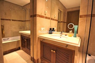 https://cdn.resales-online.com/public/8usg2qssqc/properties/c516326e83a811eeb0180217bc231ef4/w1200/20-d1f7658cbe4ba6cd8666fec30fba80ad.jpg?v=1700160462