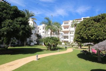 https://cdn.resales-online.com/public/8usg2qssqc/properties/c516326e83a811eeb0180217bc231ef4/w1200/26-c684a62c9f160a1f90904dd925da0645.jpg?v=1700160462