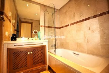 https://cdn.resales-online.com/public/8usg2qssqc/properties/c516326e83a811eeb0180217bc231ef4/w1200/30-5e8634ec9576c9ad4825a6dec5b5d375.jpg?v=1700160462