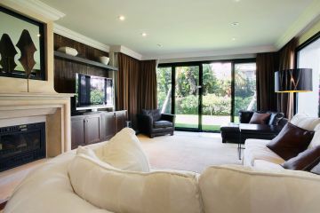 https://cdn.resales-online.com/public/7i68p4bai0/properties/8f84b0d4b71911eba13006b3c6b82ba8/w1200/4-c23c0f86247804fa50226aecd8b0b2c8.jpg?v=1621264810